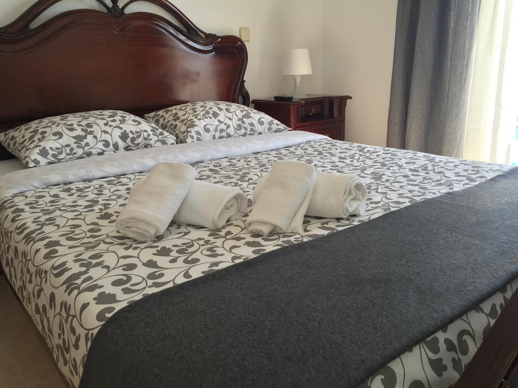 Granada Holidays Guest House Сао Мартино до Порто Стая снимка
