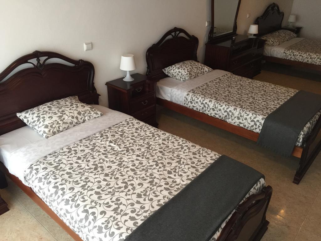 Granada Holidays Guest House Сао Мартино до Порто Екстериор снимка